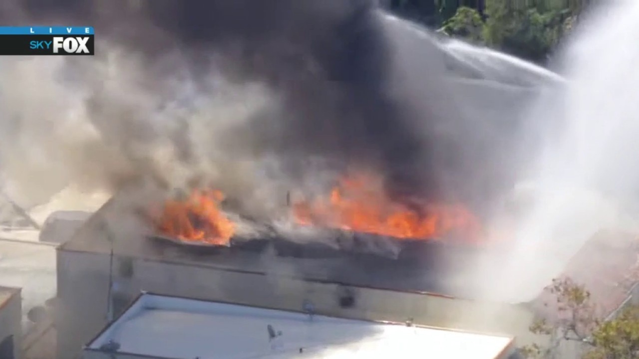 Beverly Hills apartment complex on fire