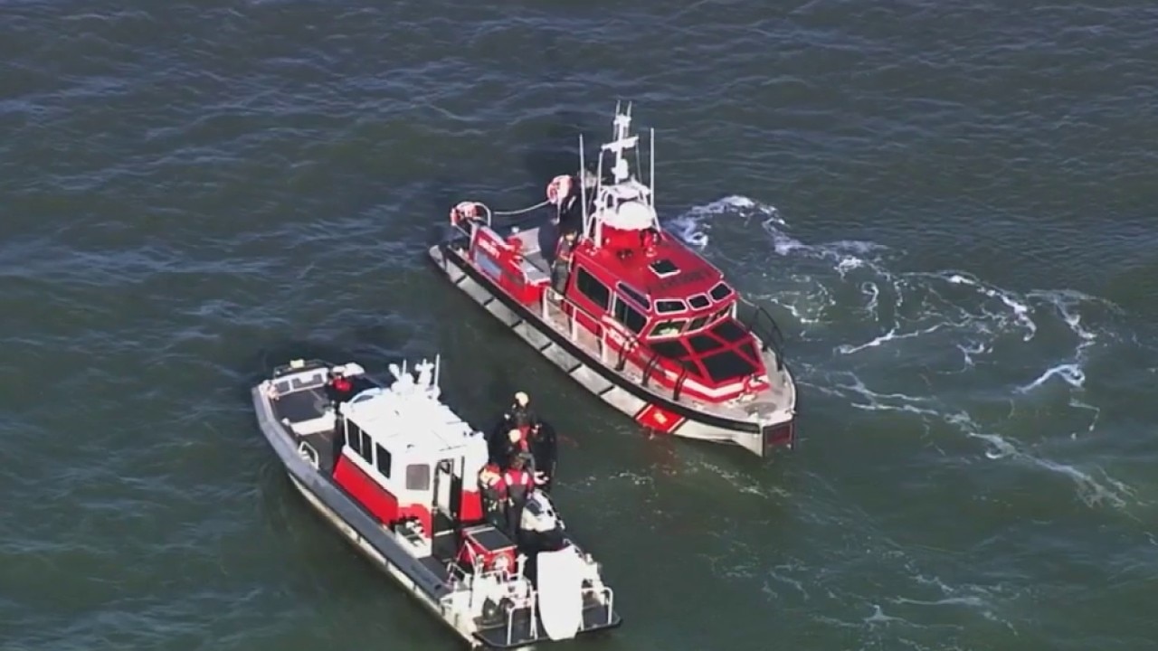 1 killed, 2 missing after pontoon sinks off Alcatraz