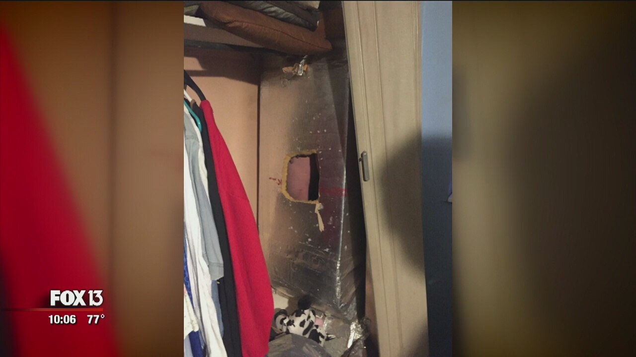 Deputies rescue suspect trapped in AC duct