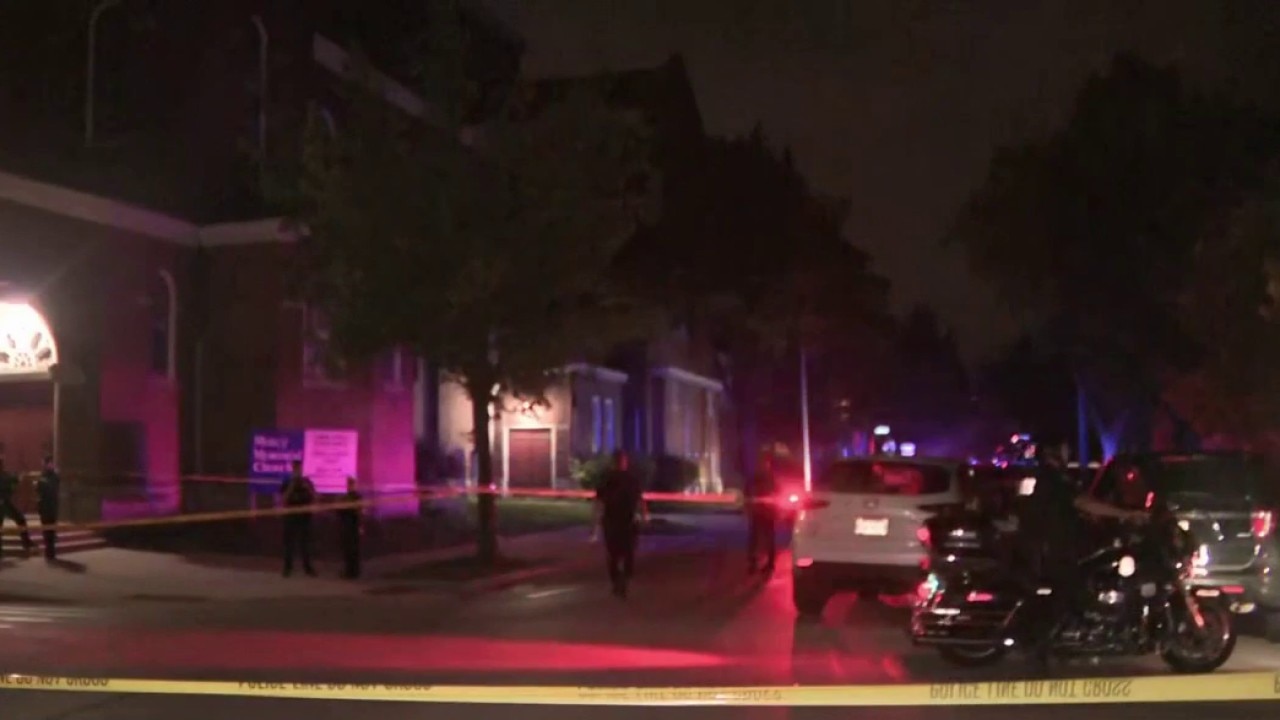 Milwaukee police shooting: Officer injured, suspect dead