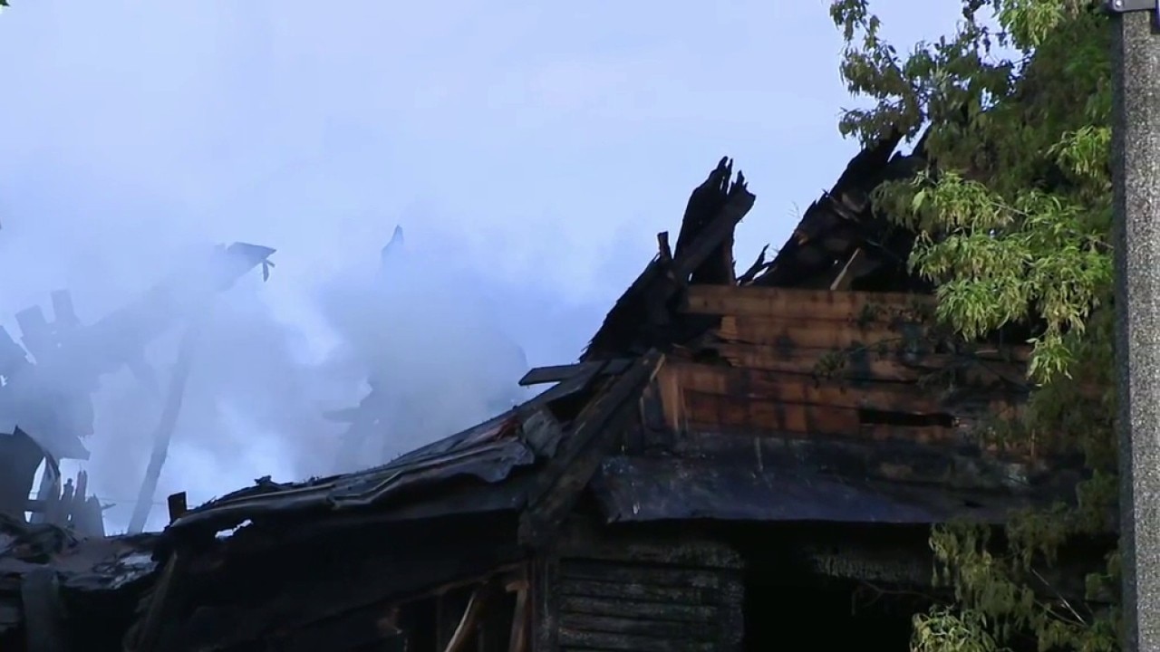 Milwaukee fire; 3 homes damaged