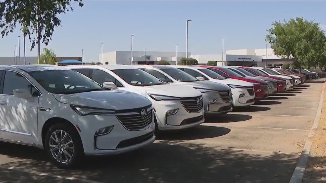 Car buyers benefit from overflowing lots and deals