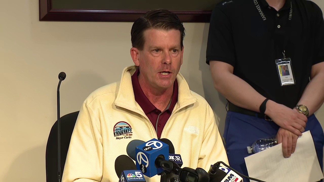 9 hurt, homes heavily damaged by tornado in Kankakee County