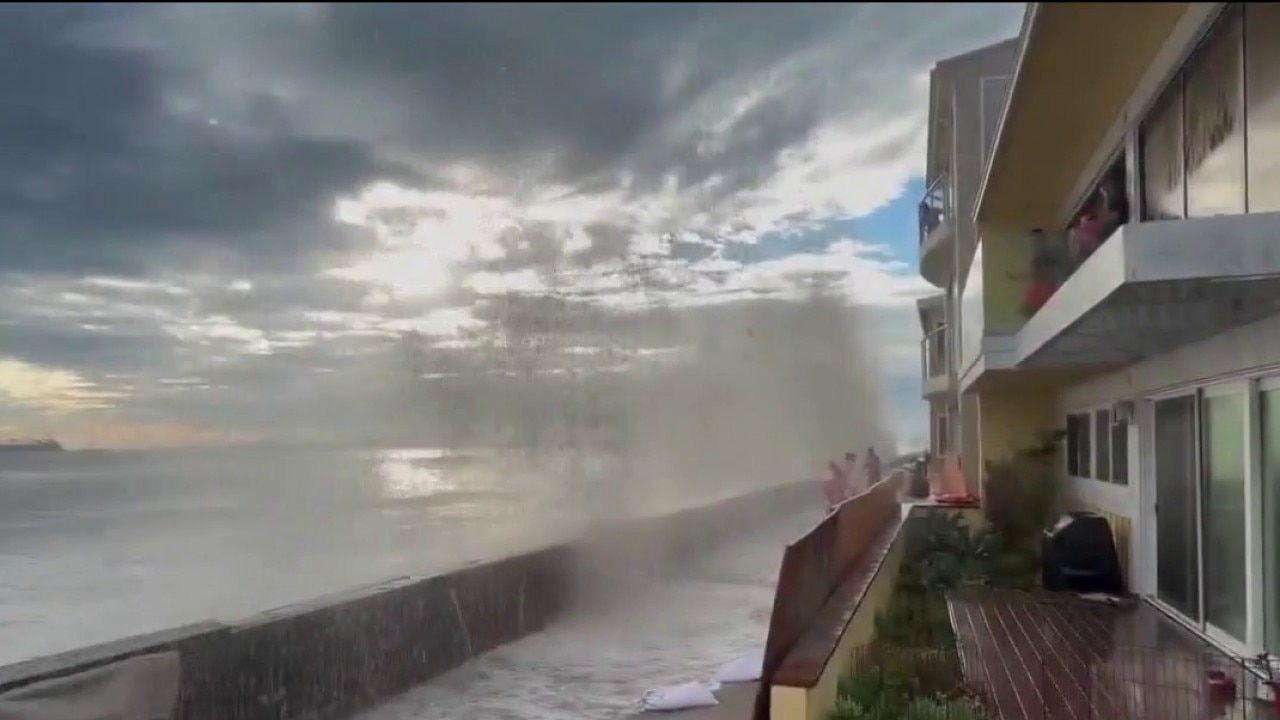 Massive 'Kelvin' waves headed to California coast