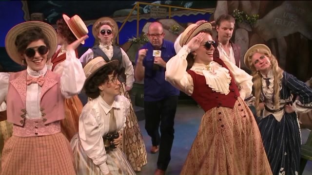 Kramp meets the cast of Pirates of Penzance, talks costumes