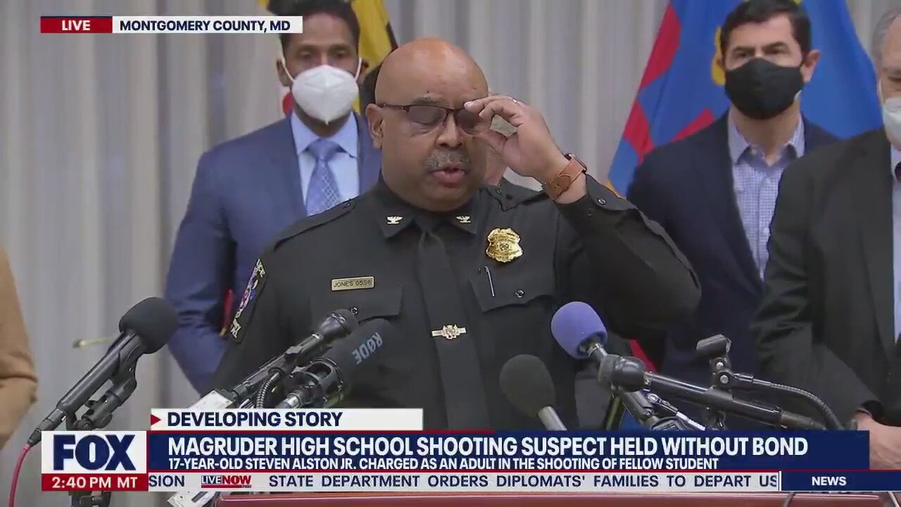 Students tweeted about school shooting instead of calling 911, police say