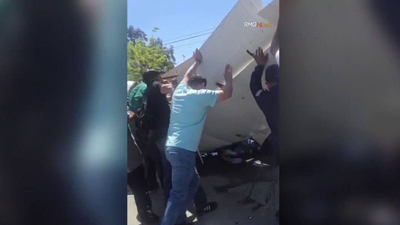 Small plane crashes in Pacoima