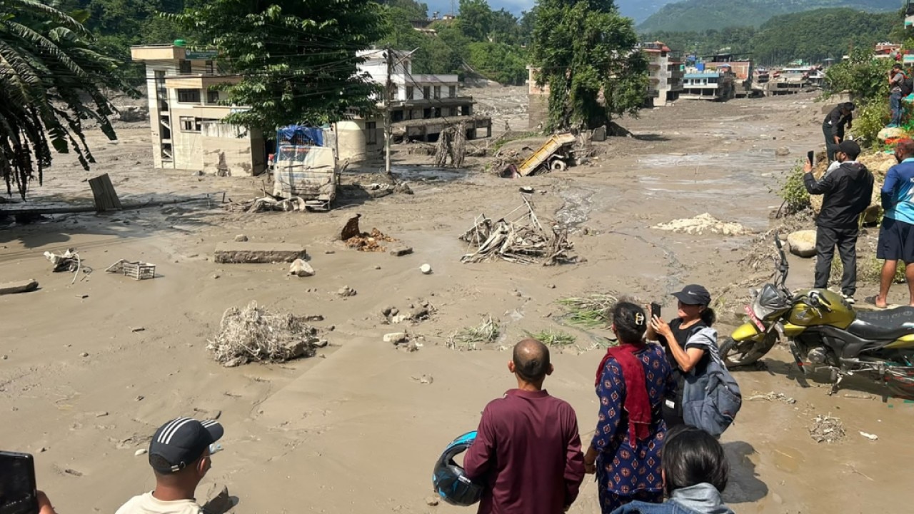 Catastrophic floods kill hundreds on Nepal-China border
