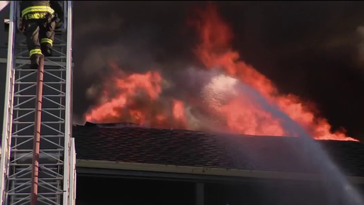 4 firefighters injured responding to massive blaze at Foster City apartment complex