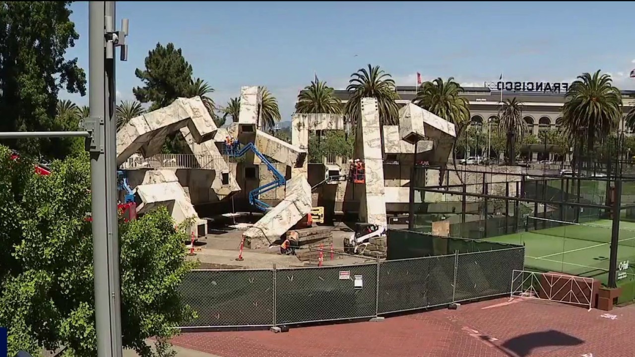 Removal of Vaillancourt Fountain underway 