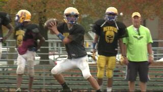 Brothers are quarterbacks of different teams