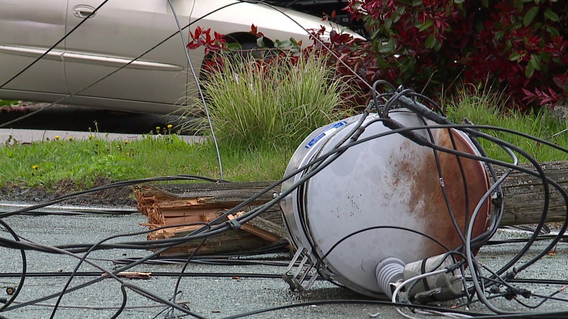 ACCIDENT SHUTS DOWN I-5