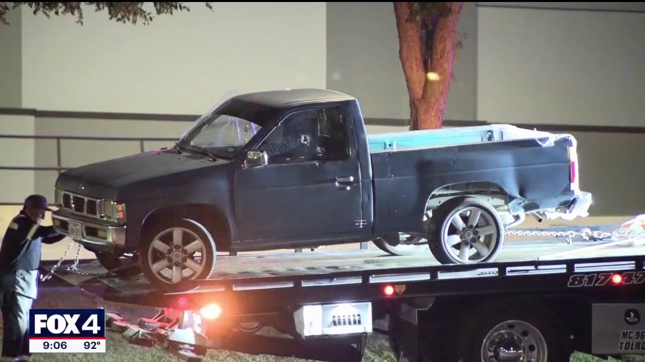 Texas police search for gunman in fatal night shooting