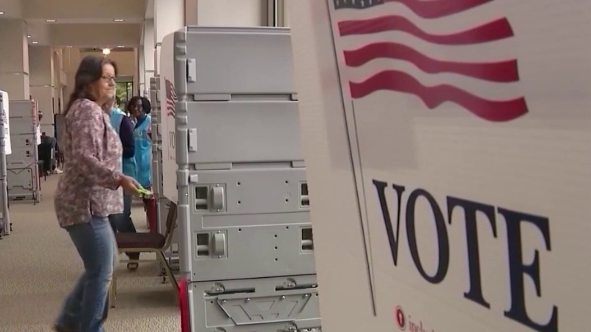 Midterm polling surges, Trump's Cobb County visit & the AI bubble