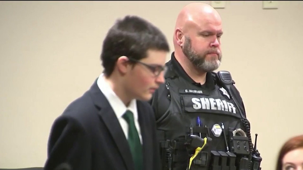 Psychologist denies shooter has schizophrenia