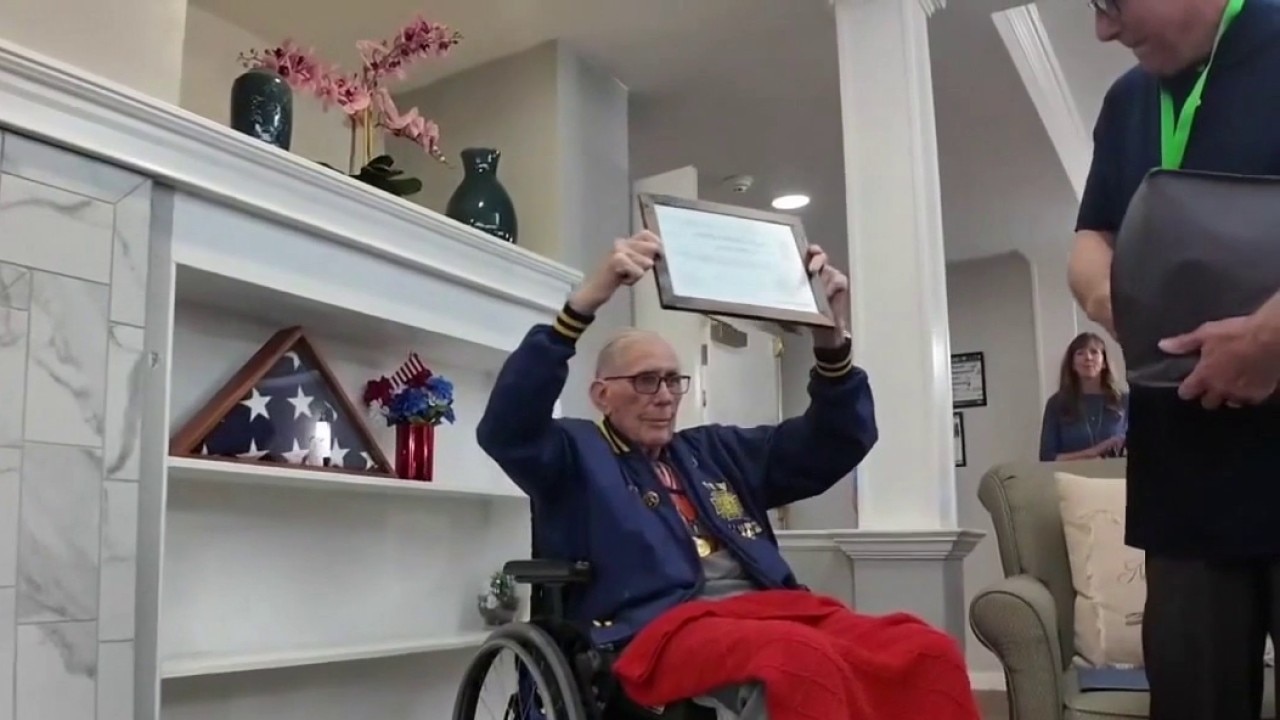 98-year-old Korean War vet honored