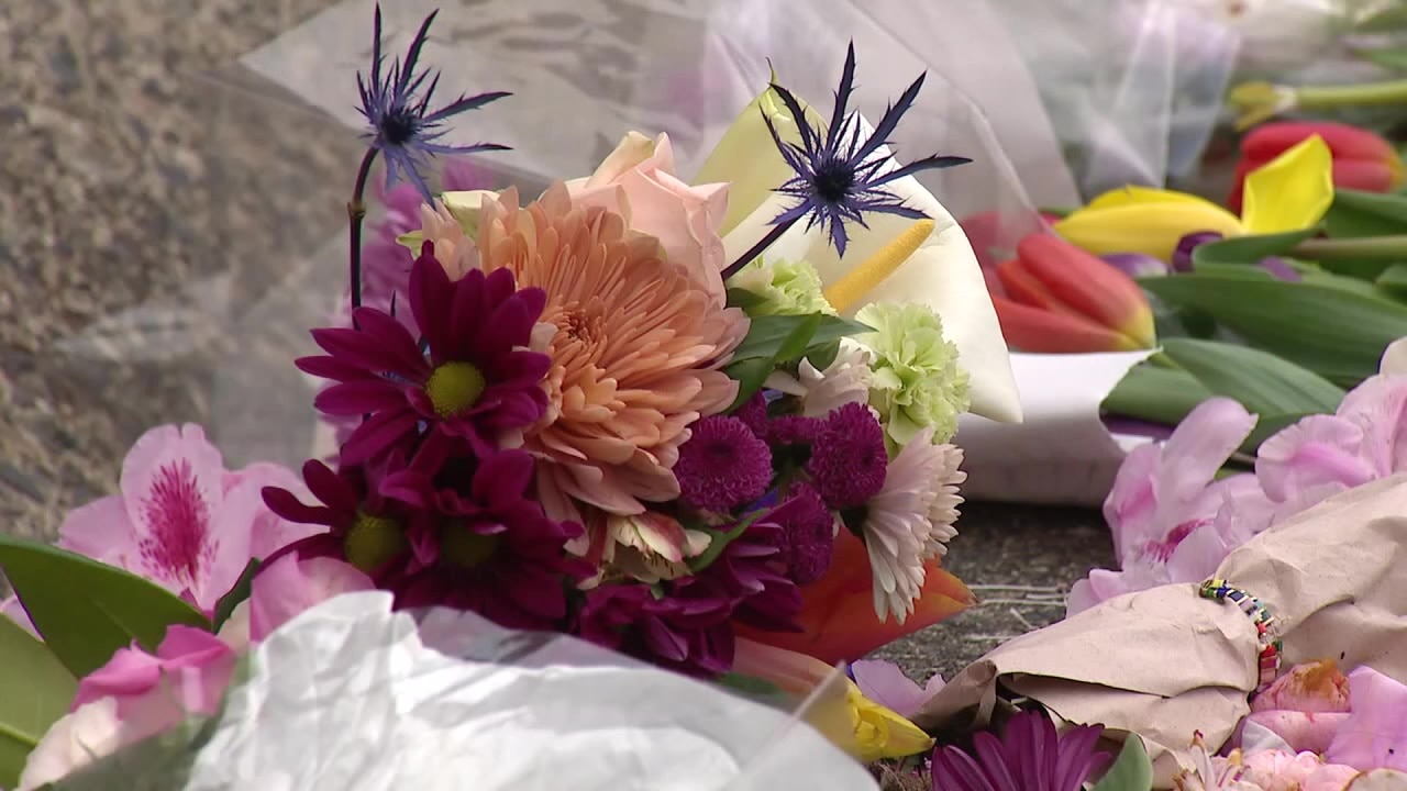 Memorial grows for murdered University of Washington student