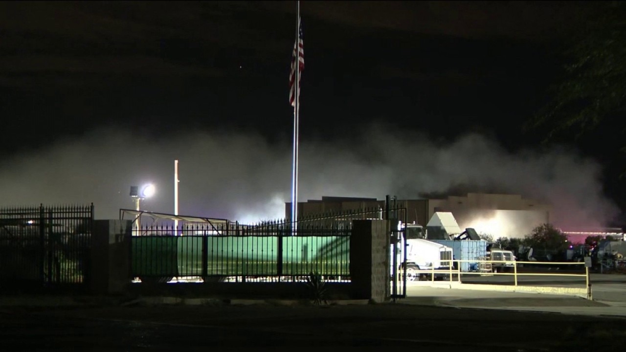 Large fire breaks out at Mesa trash facility