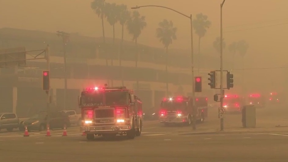 Firefighters rush to control Palisades fire