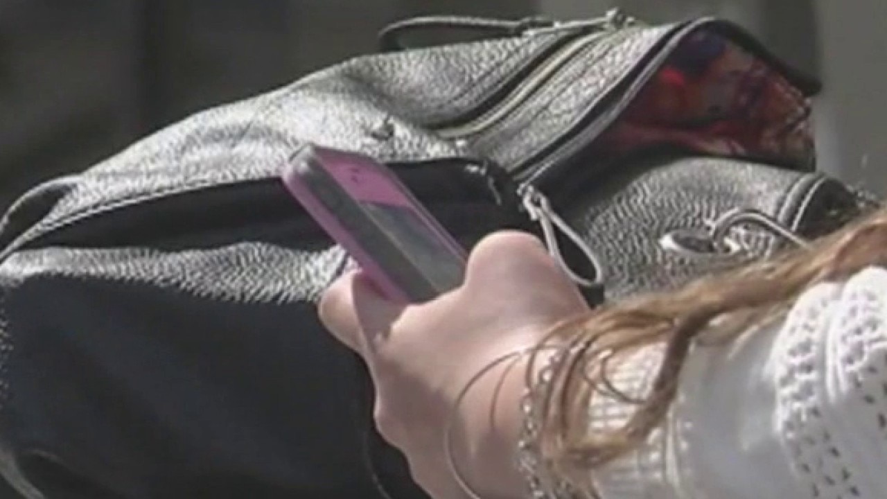 Smartphone use and depression in seniors