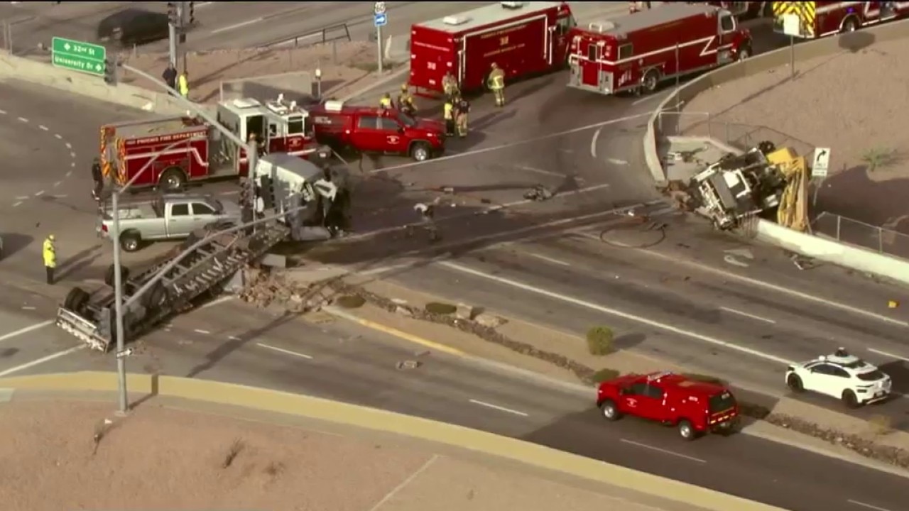 Crash off I-10 in Phoenix caused traffic problems