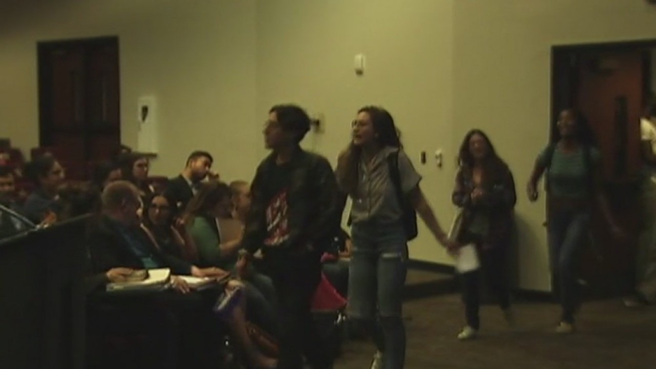 TxST students stage sit-in demanding the resignation of student body president