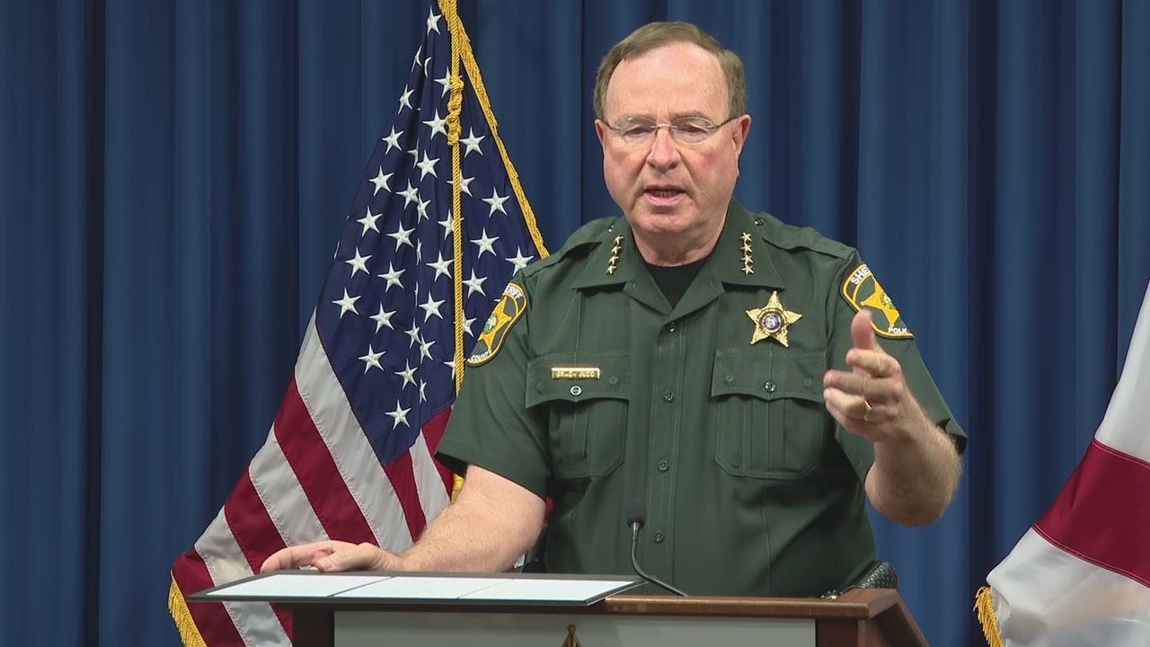 Full press conference: Lakeland officer shot update