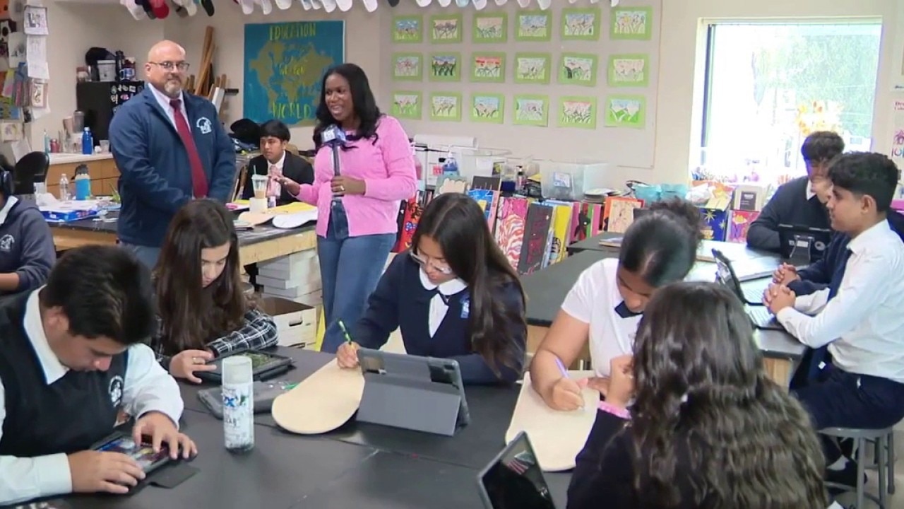 8th graders take part in student 'Shark Tank'