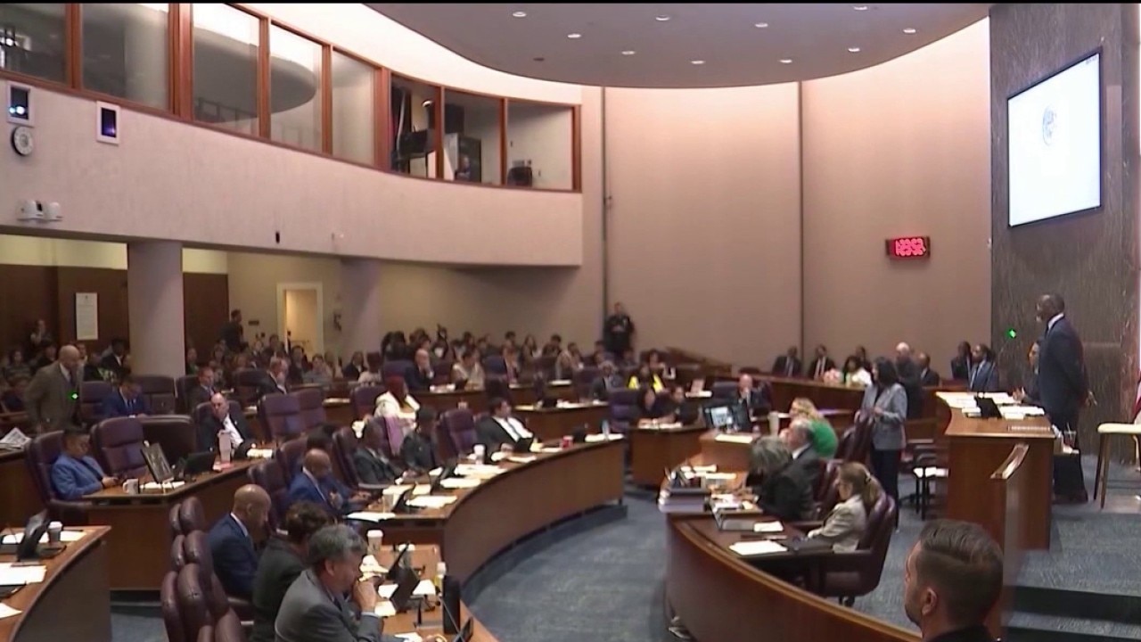 Chicago City Council: Bus lane crackdown and City Hall borrowing