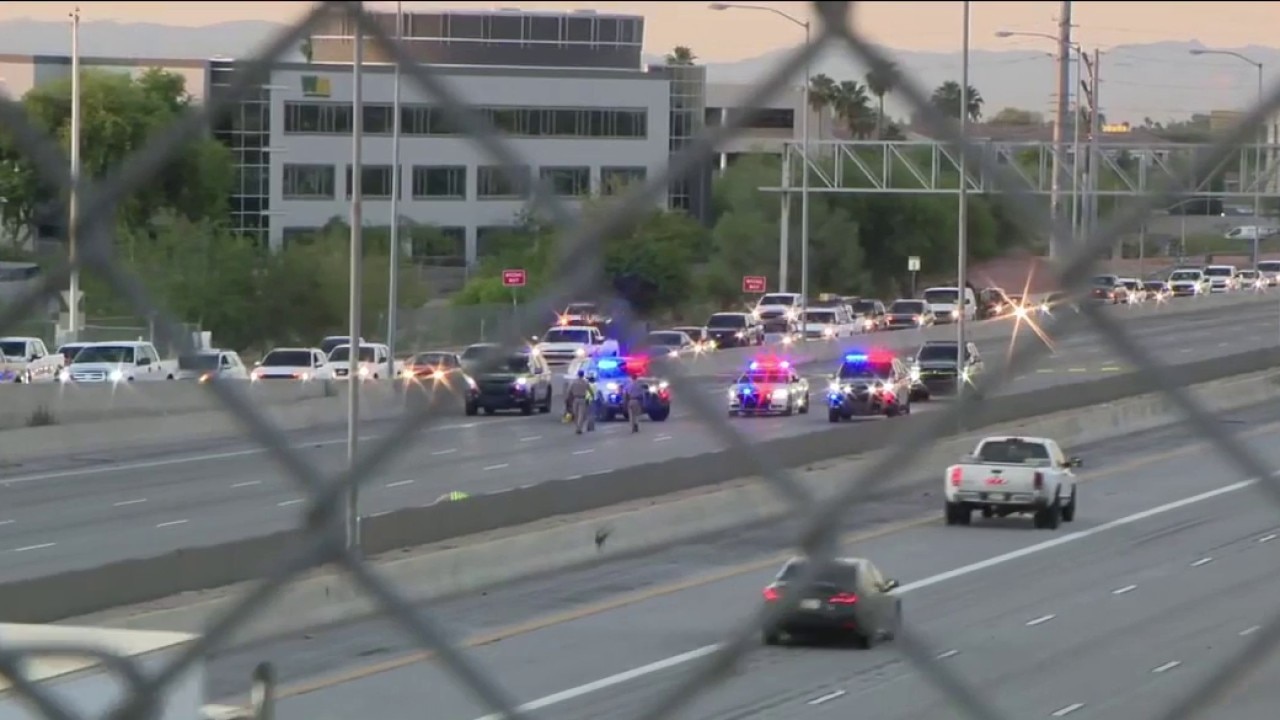 Crash partially closes I-17 in north Phoenix