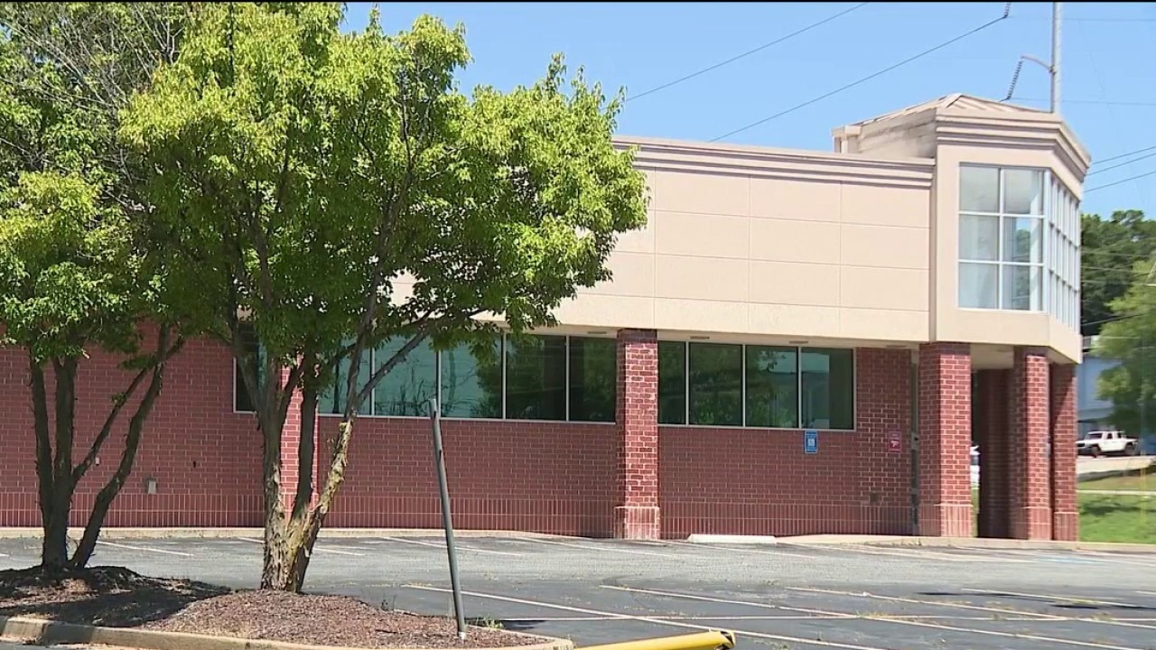 Activists protest proposed liquor store on Covington Highway