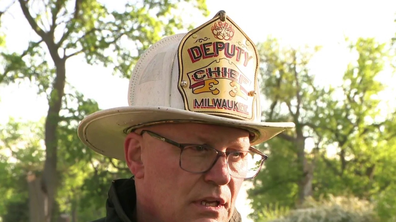 Milwaukee Fire Department provides update on fire near 20th and Hopkins