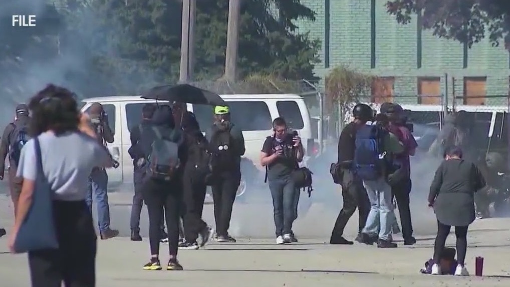 Judge limits use of force by federal agents across Chicago area in latest ruling