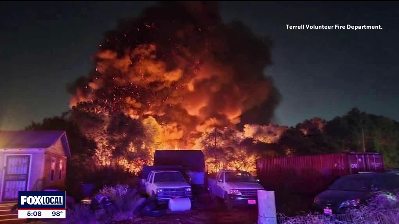 Water trucked in to fight Dallas County grass fire