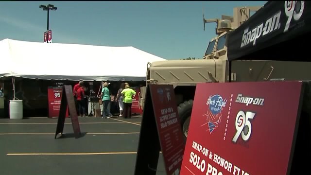 Helio Castroneves and Cruz Pedregon help celebrate 95th anniversary of Snap-on Incorporated