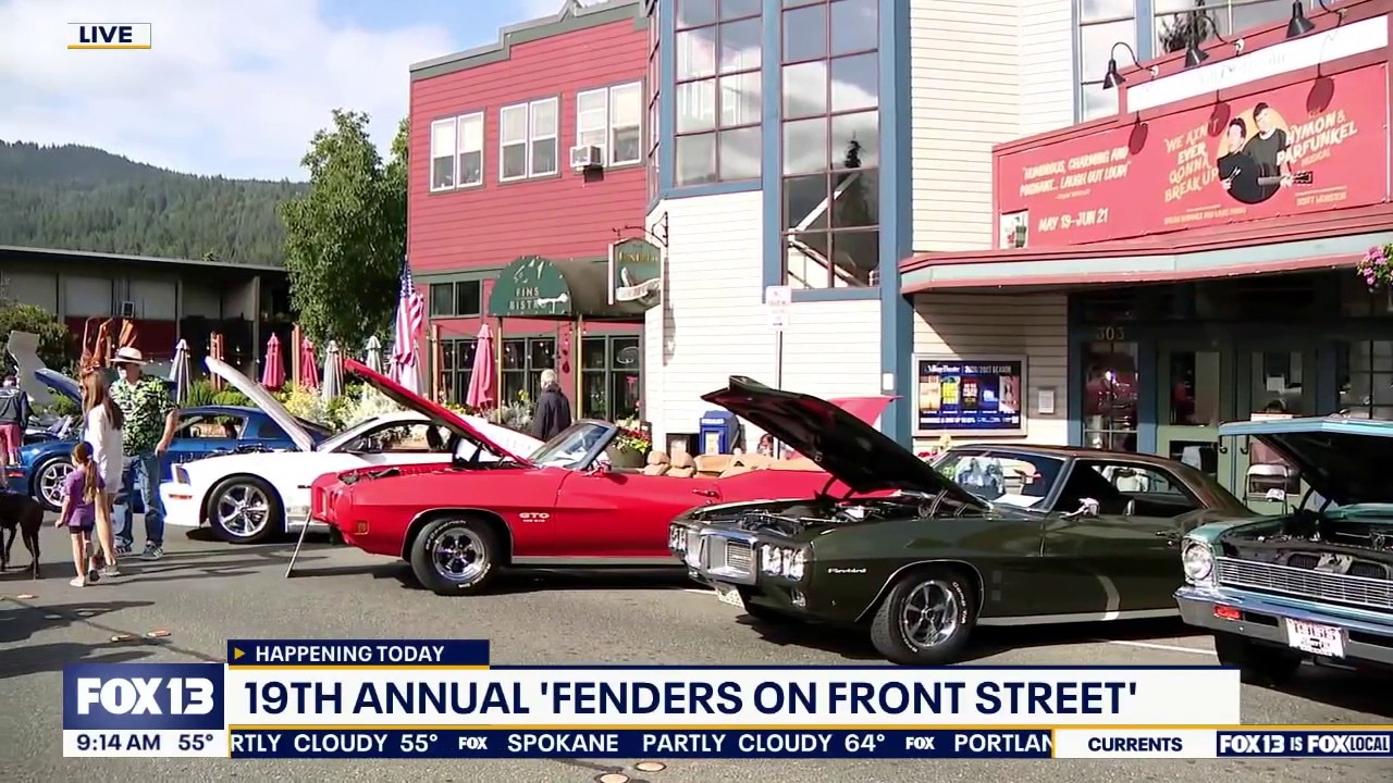 Classic cars take over downtown Issaquah