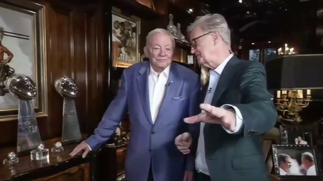 Cowboys owner Jerry Jones gives tour around lavish Highland Park home