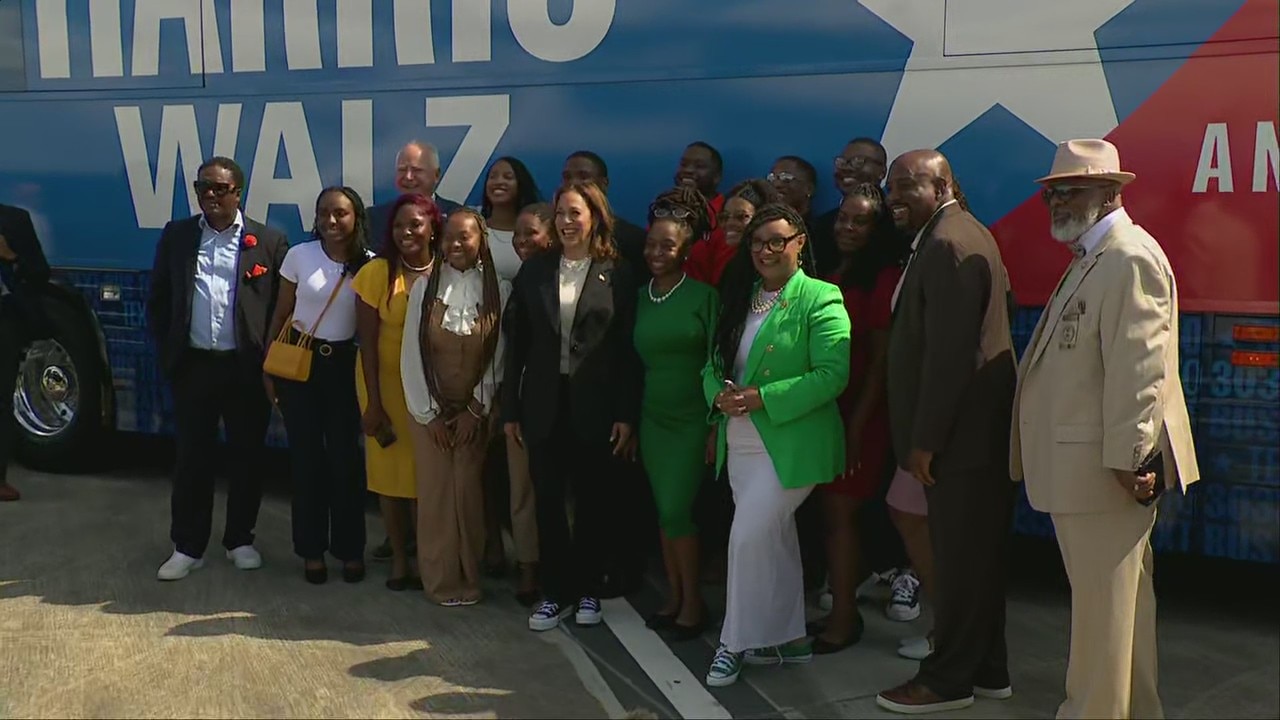 Harris, Walz land in Georgia for bus tour