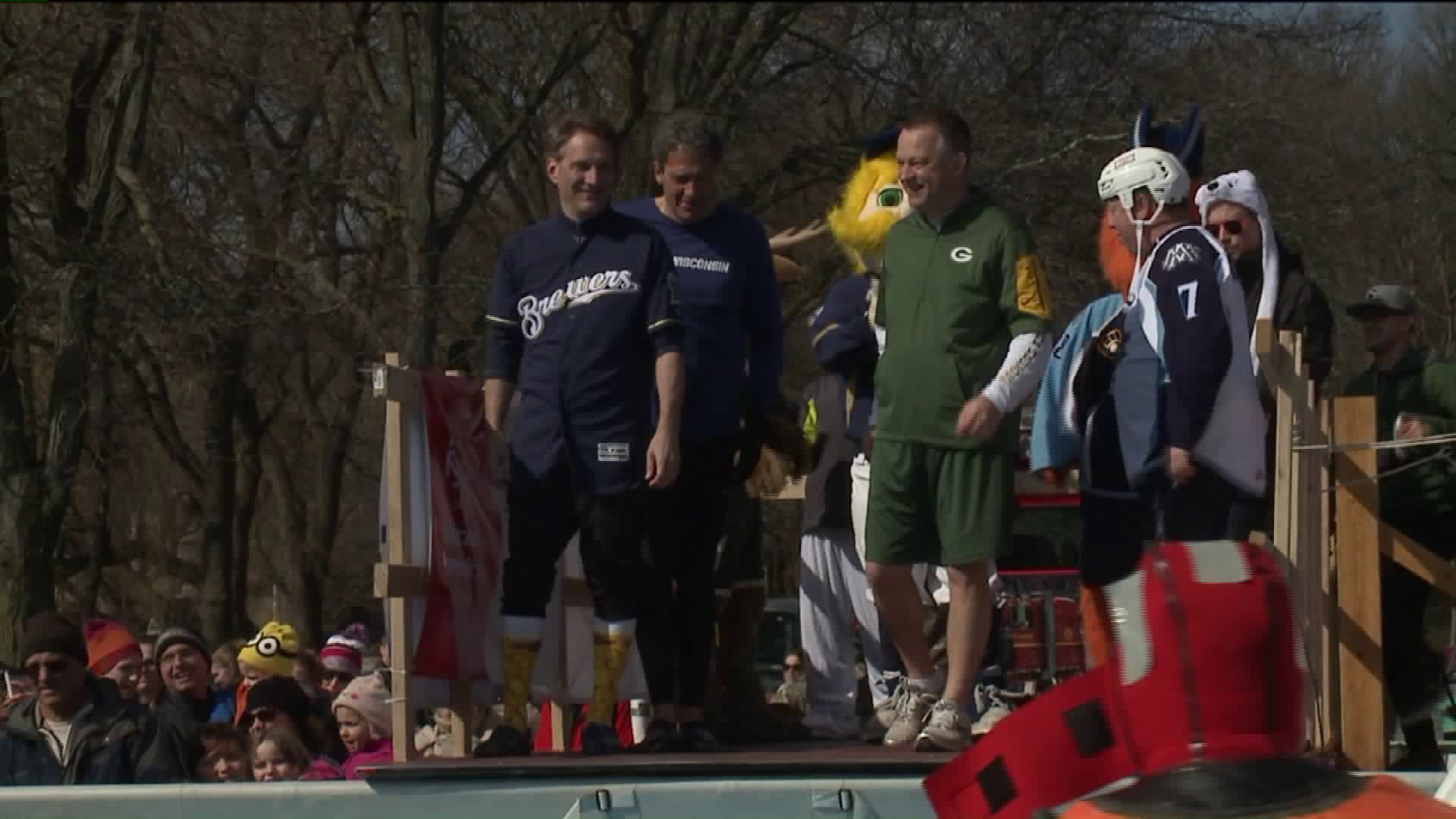 Executive leaders from WI sports teams take part in Polar Plunge for Special Olympics