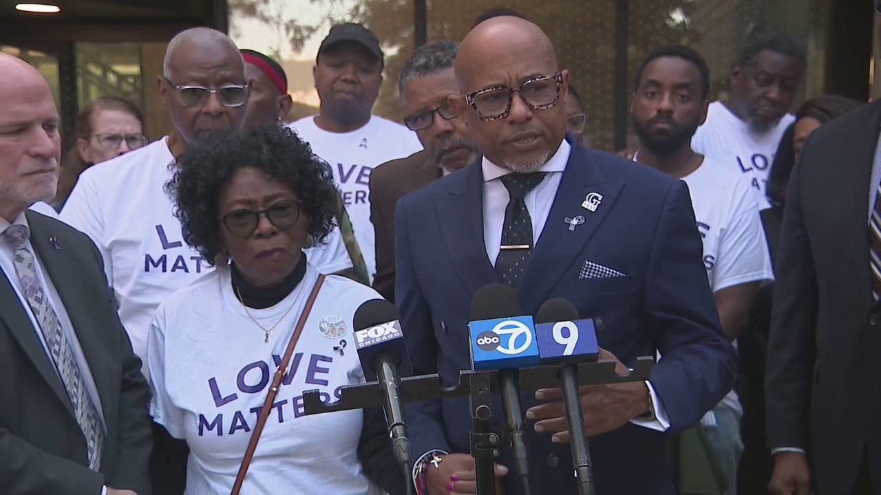 Family of Mary Alice Love demands murder charges against Mundelein officer