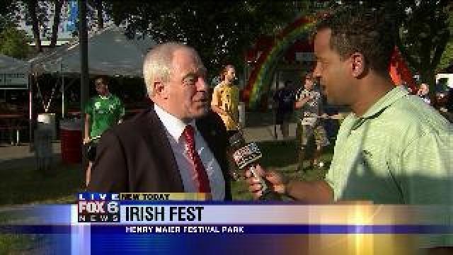 Justin talks with Michael Ring at Irish Fest