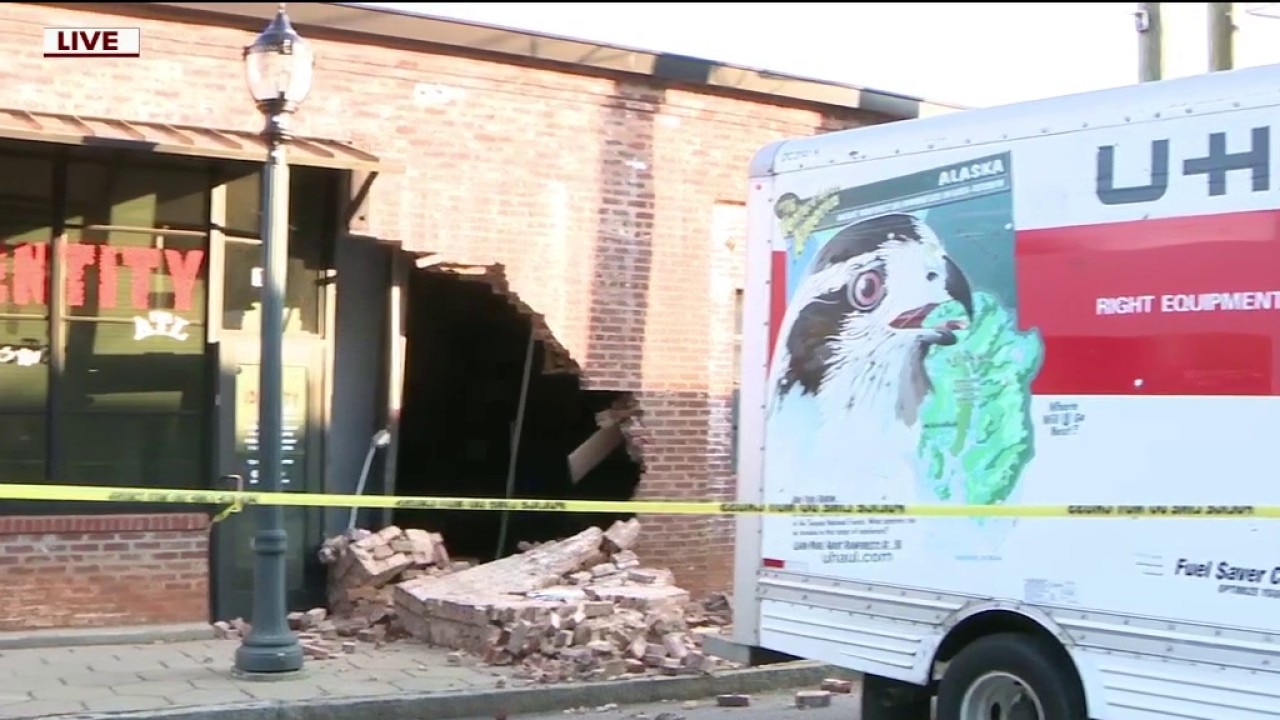 U-Haul smashes into business in downtown Atlanta