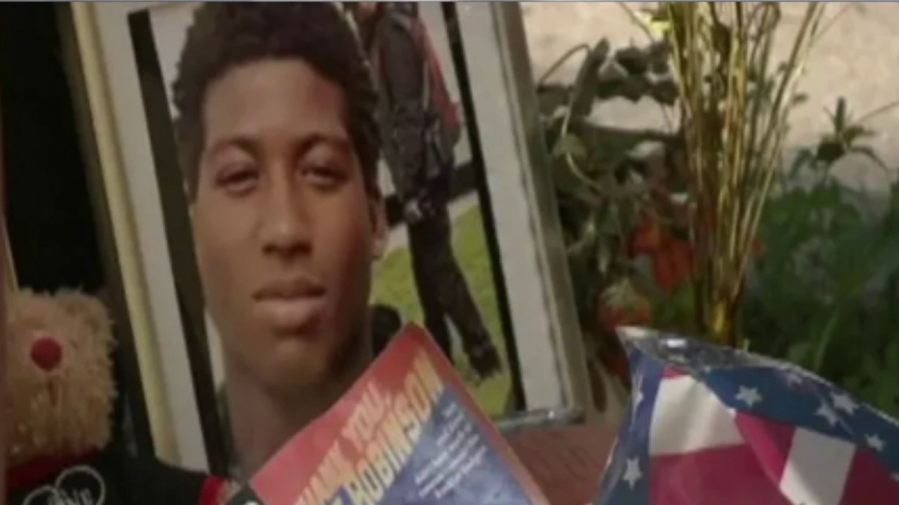 Milwaukee anti-gun violence march honors teen killed 9 years ago