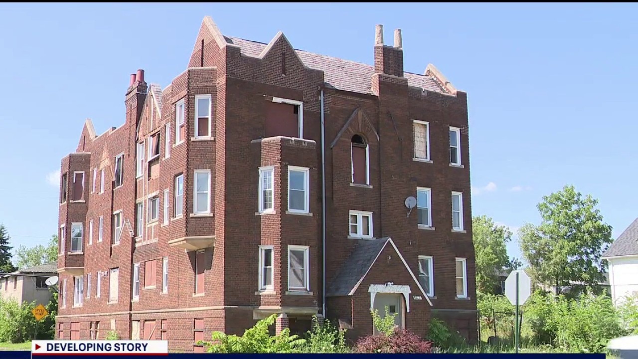 Skeletal remains found in vacant Detroit apartment building
