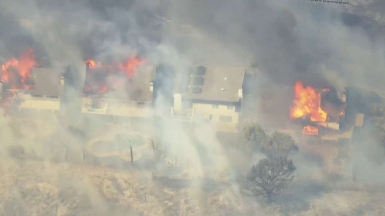 San Clemente homes engulfed in flames amid Norte Fire