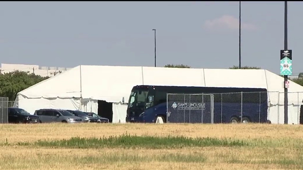 Hundreds of buses shuttle RNC attendees to American Airlines Center amid strict security