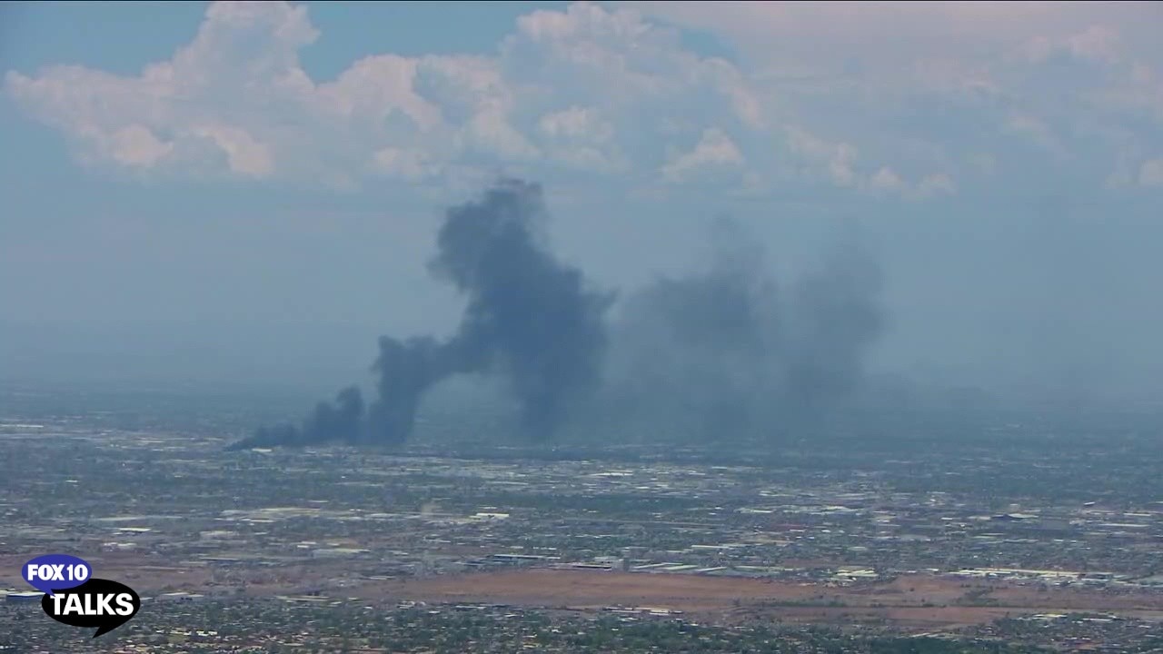 Massive smoke plume seen over Phoenix