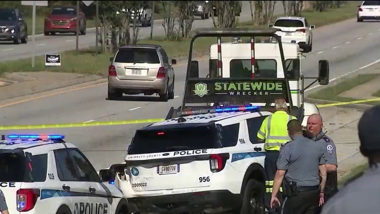 SUV rams Gwinnett police cruiser before fleeing