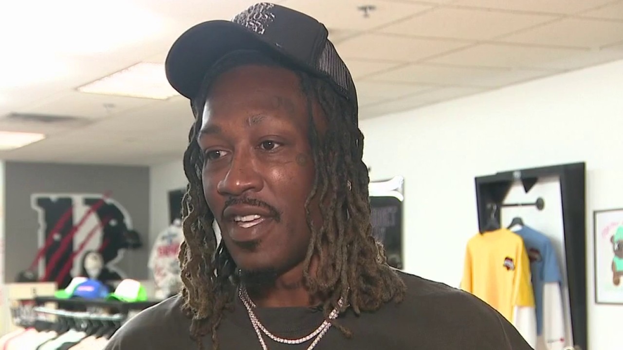 Former Buck Larry Sanders partners with local business for community initiative
