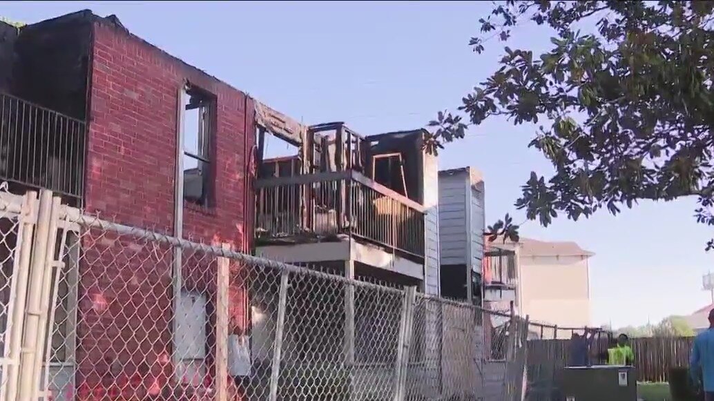Dozens are displaced after lighting strikes Houston apartment complex